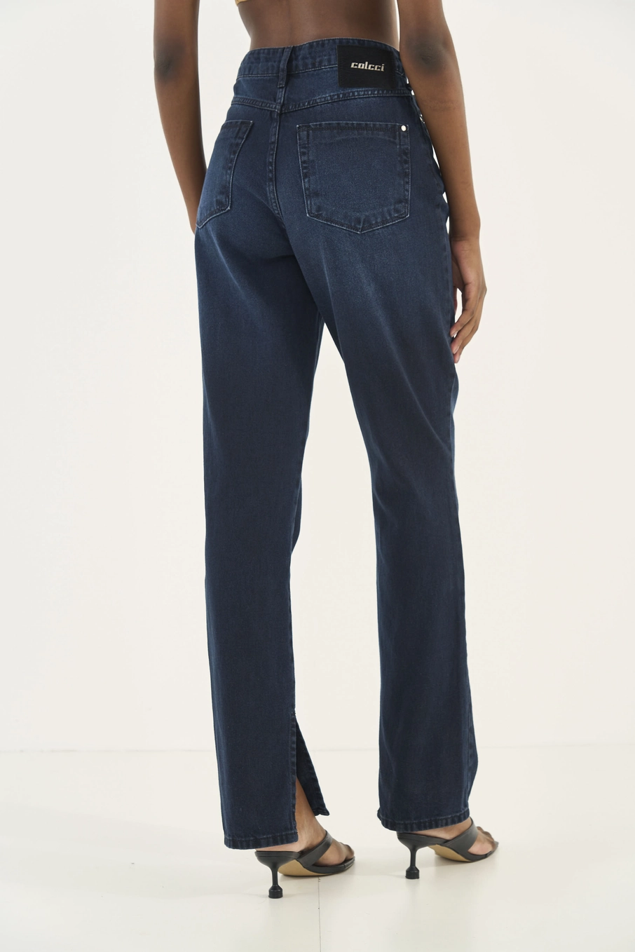 Calça Jeans Kendall Reta Com Fenda Na Barra Índigo