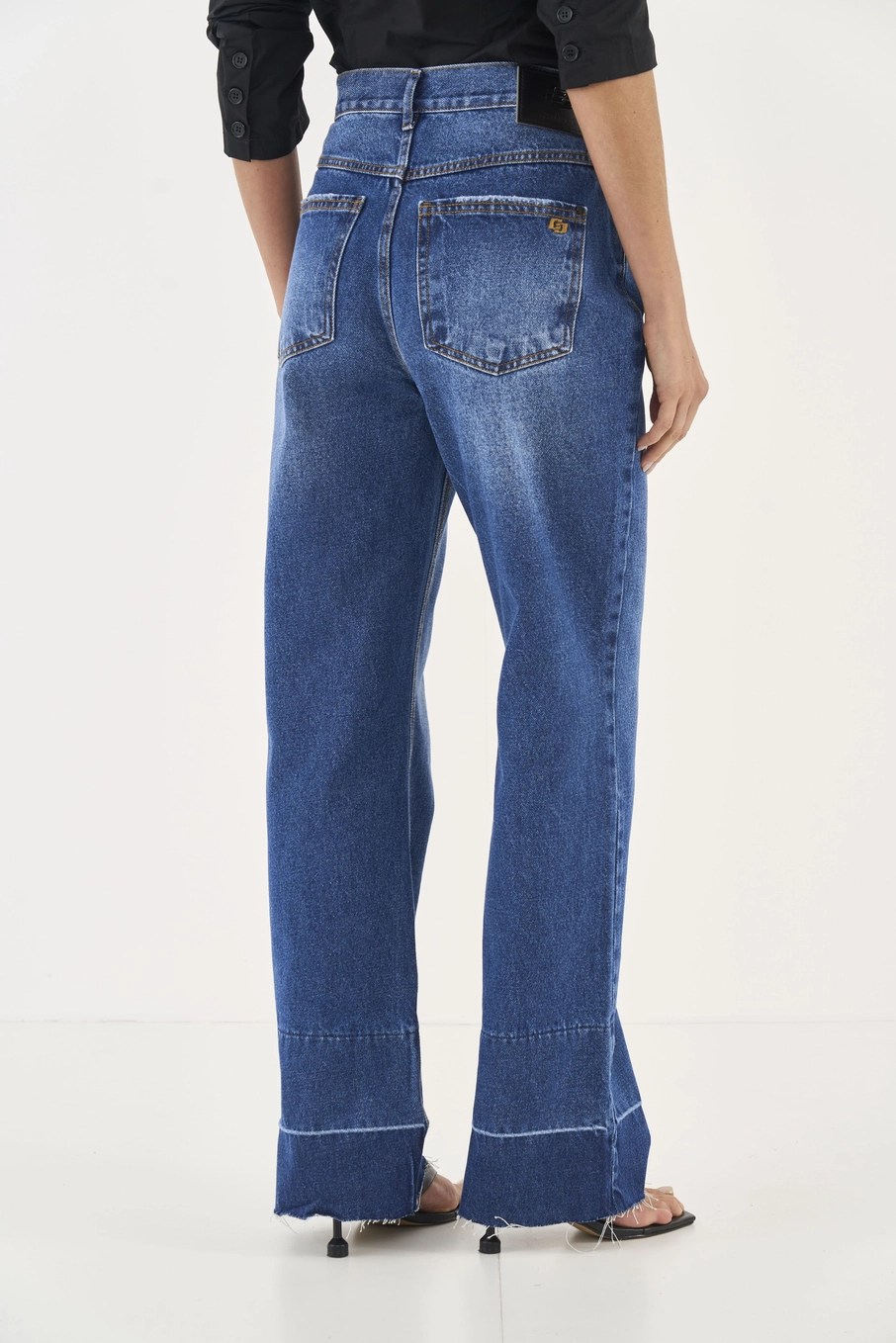 Calça Jeans Leoni Wide Leg Com Cinto Índigo