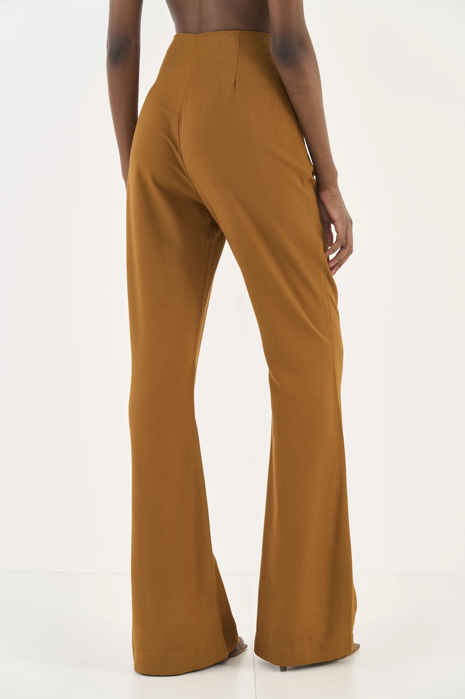 Calça Alfaiataria Flare Marrom
