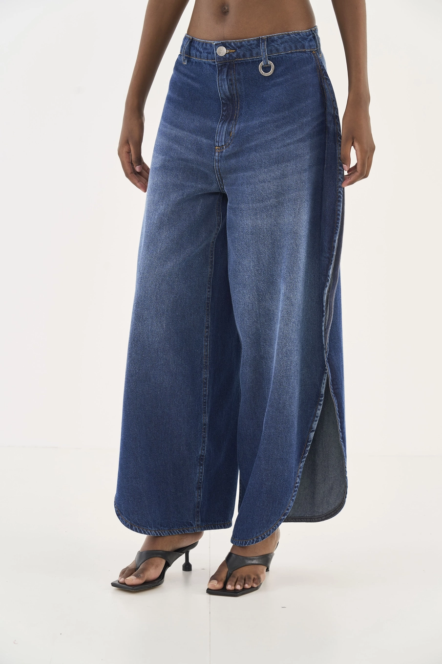 Calça Jeans Joana Barril Com Fenda Lateral Índigo