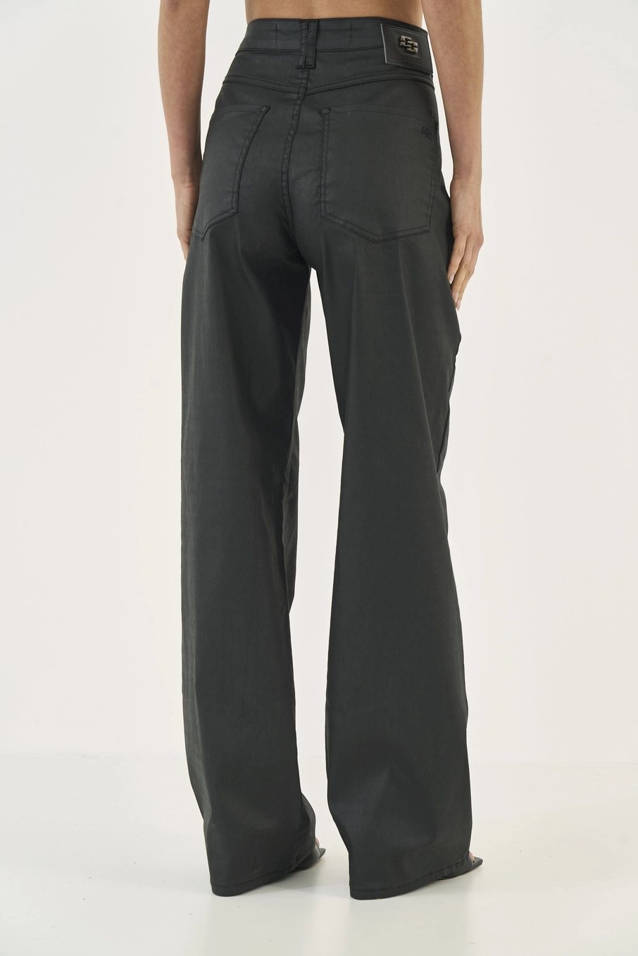 Calça Sarja Wide Leg Juliette Resinada Preto