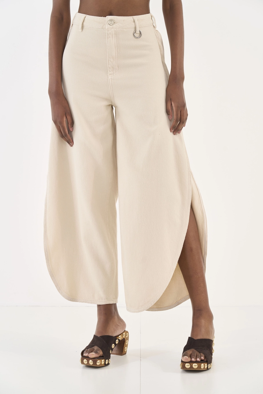 Calça Sarja Joana Com Vazado Lateral Bege