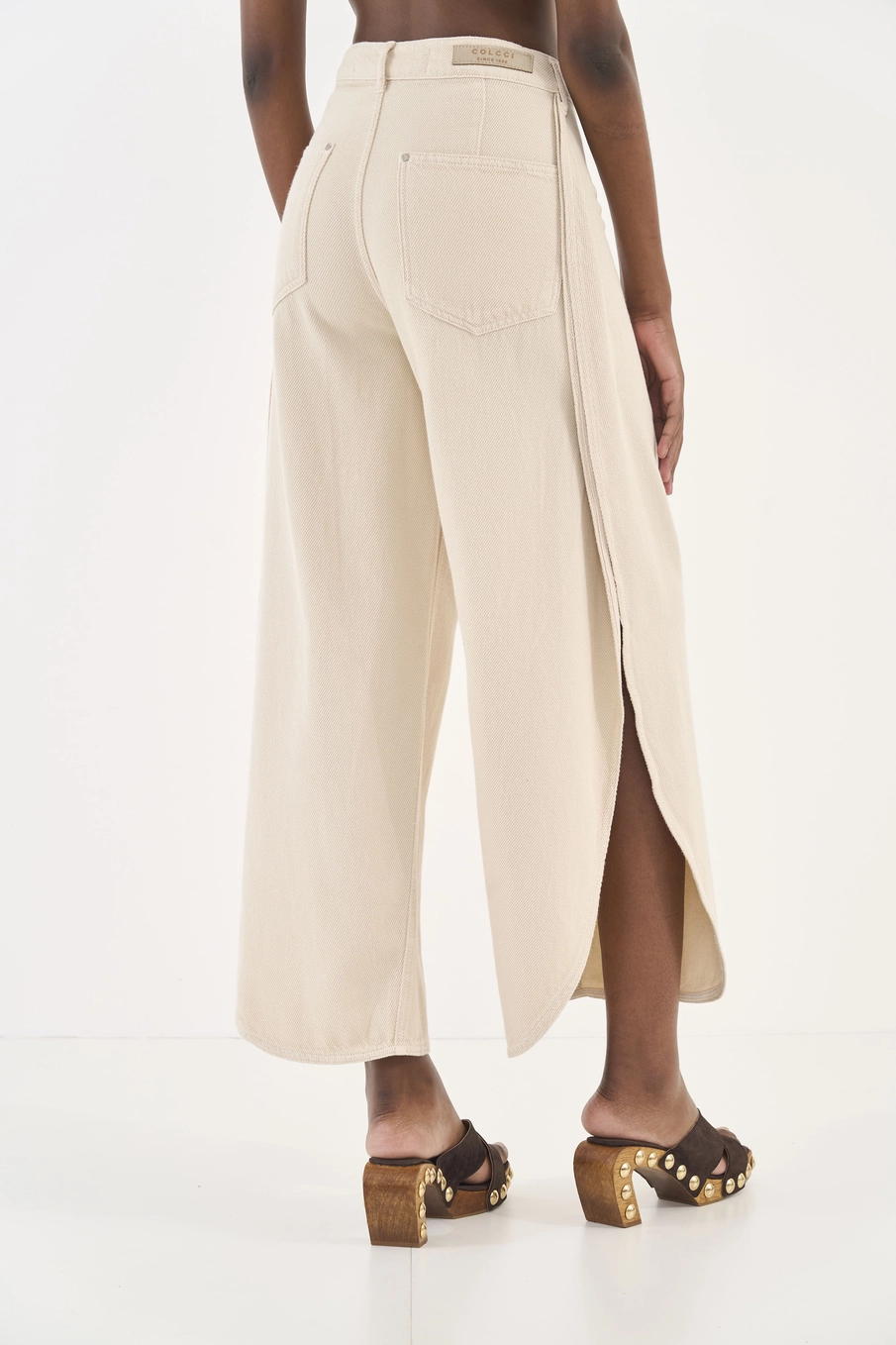 Calça Sarja Joana Com Vazado Lateral Bege