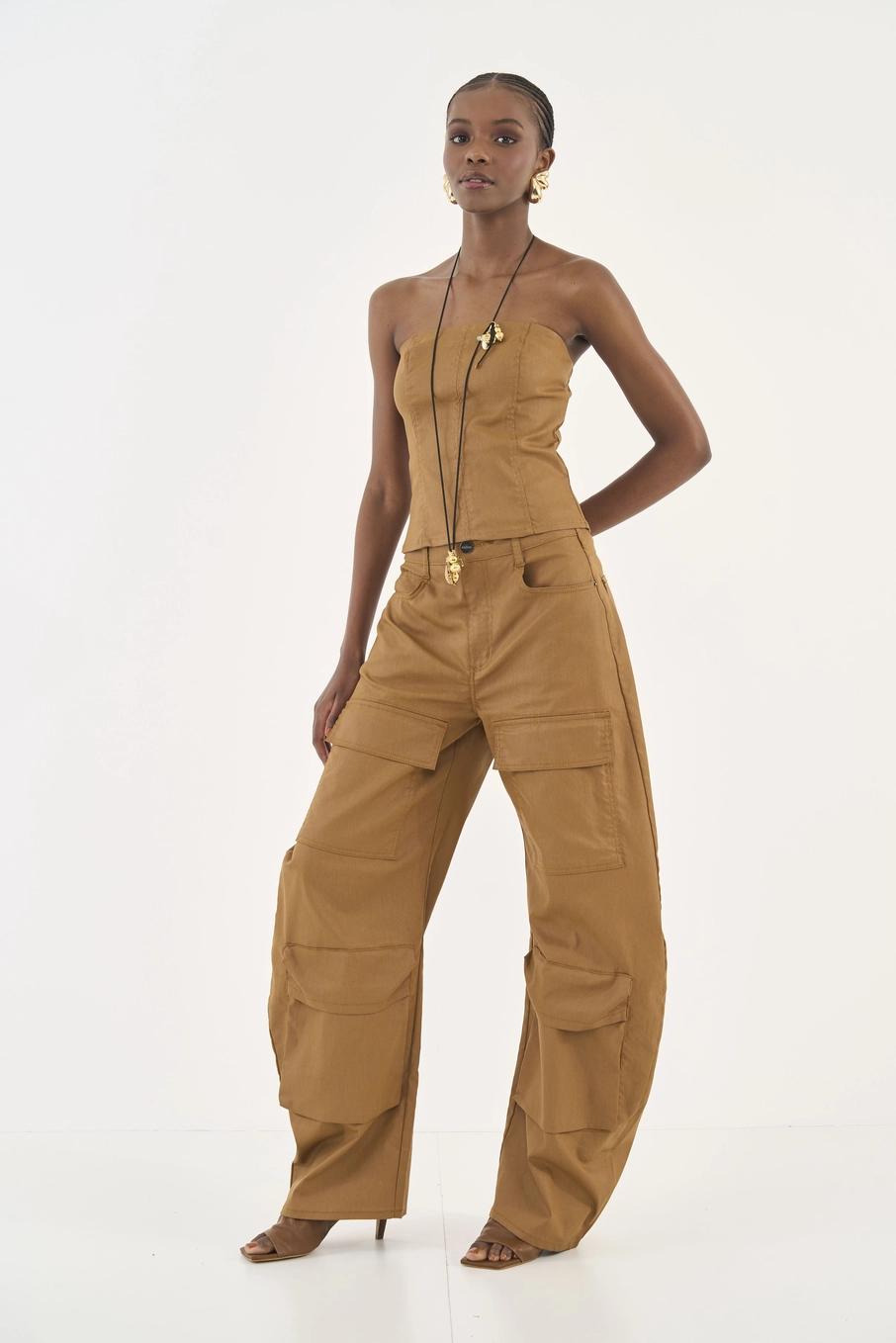 Calça Barril Leoni Resinada Marrom