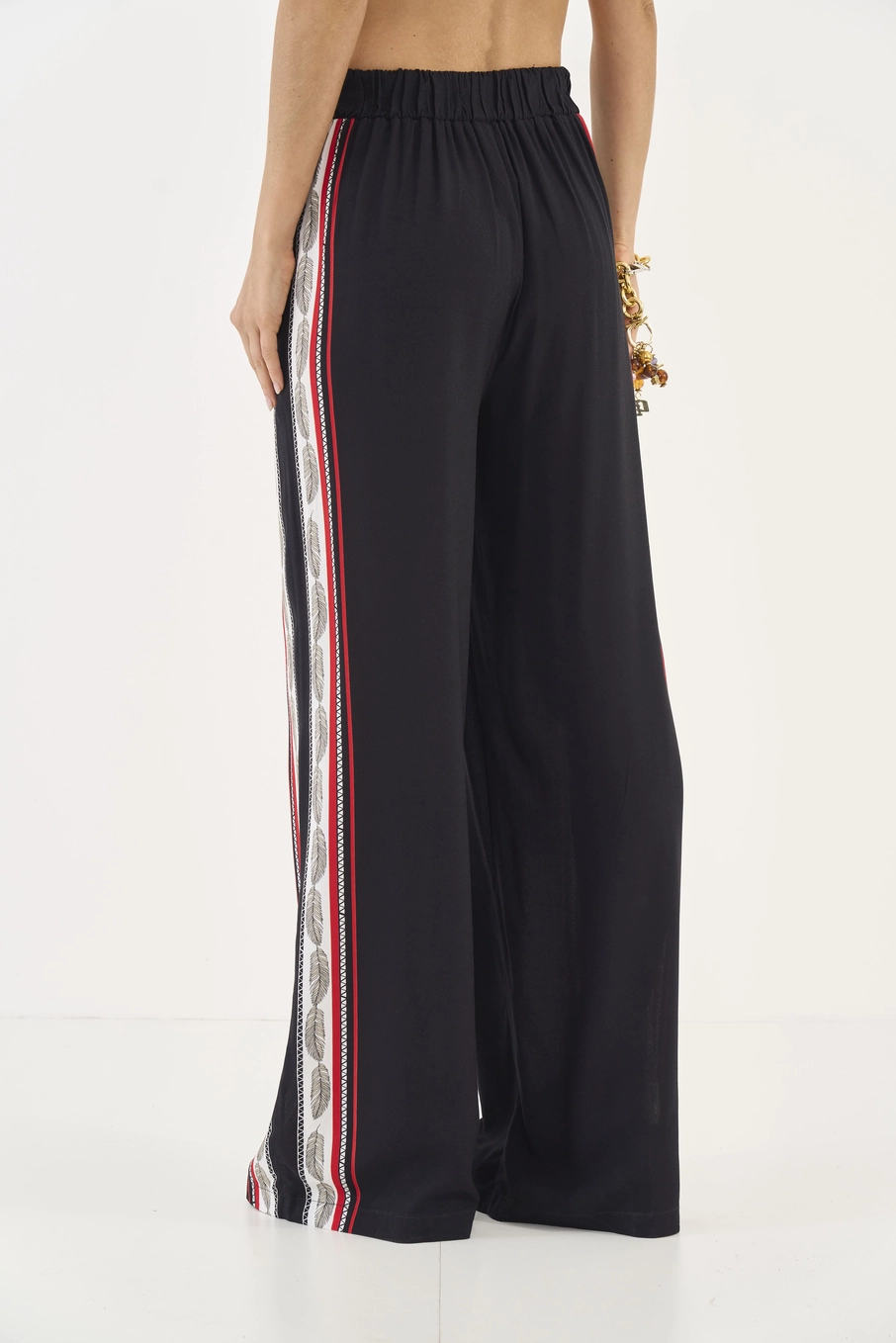Calça Pantalona Com Estampa Lateral Preto