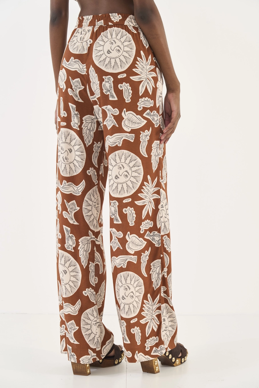 Calça Pantalona Com Estampa E Cós Elástico Estampados