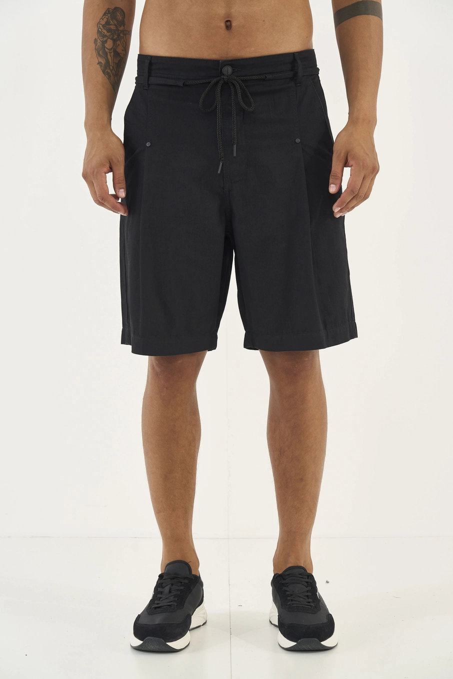 Bermuda Jeans Slouchy Indigo Preto