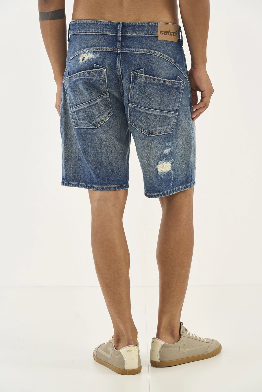 Bermuda Jeans Reta Davi Com Detalhes Puídos Índigo