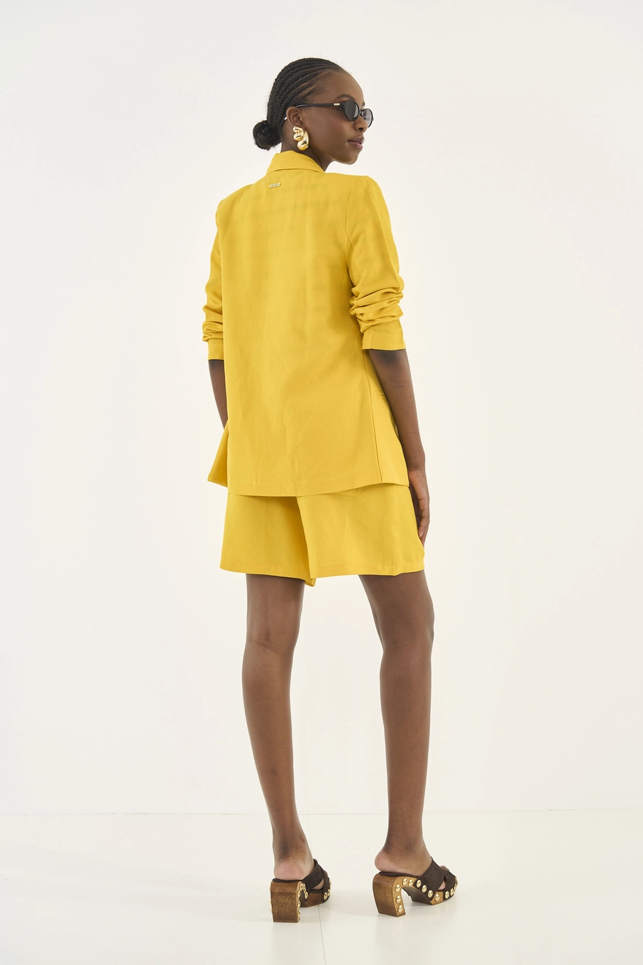 Bermuda Alfaiataria Reta Amarelo