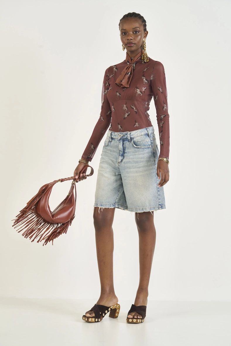 Bermuda Jeans Média Reta Com Barra À Fio
