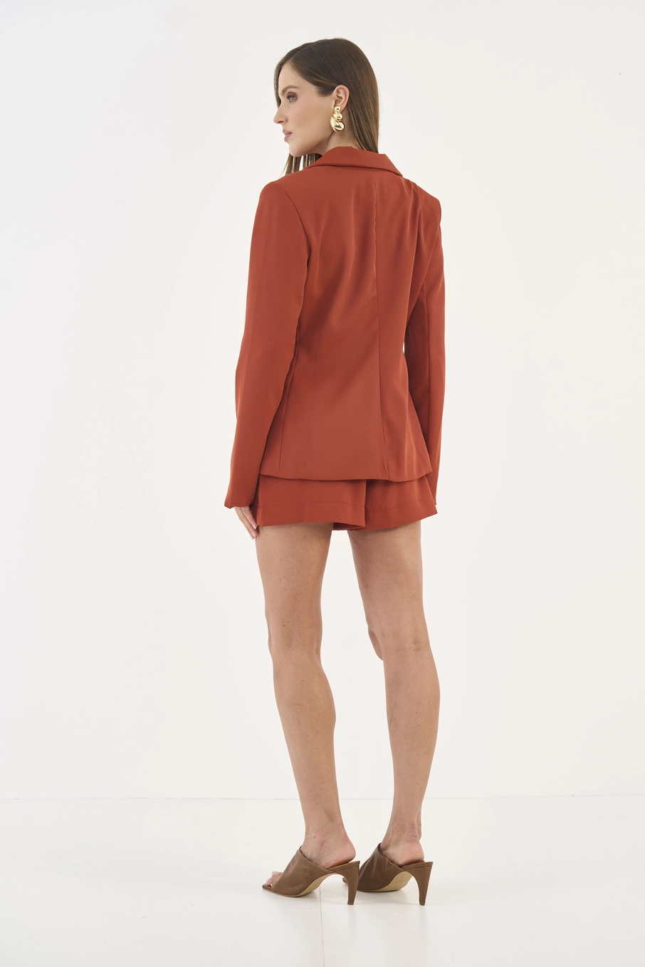 Short Alfaitaria Com Pregas Joana Marrom