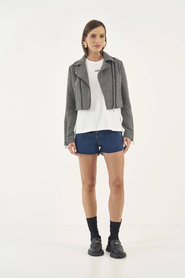 Short Jeans Justo Com Barra A Fio