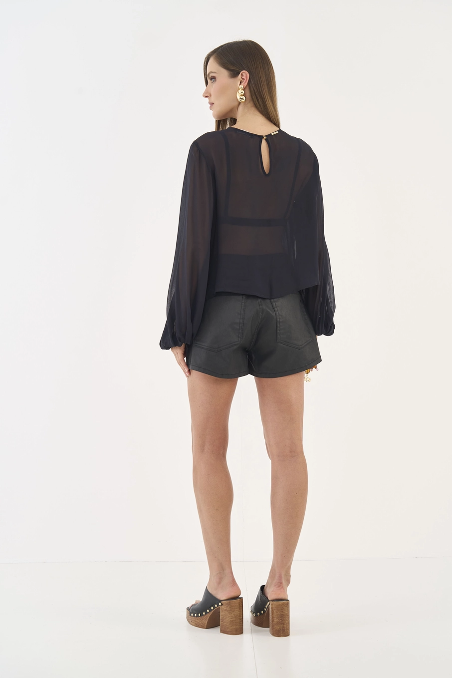 Short Em Sarja Resinado Preto