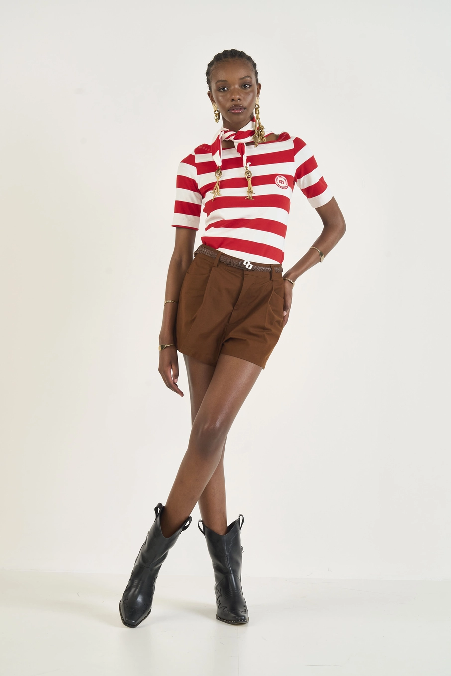 Short Alfaiataria Com Pregas Marrom