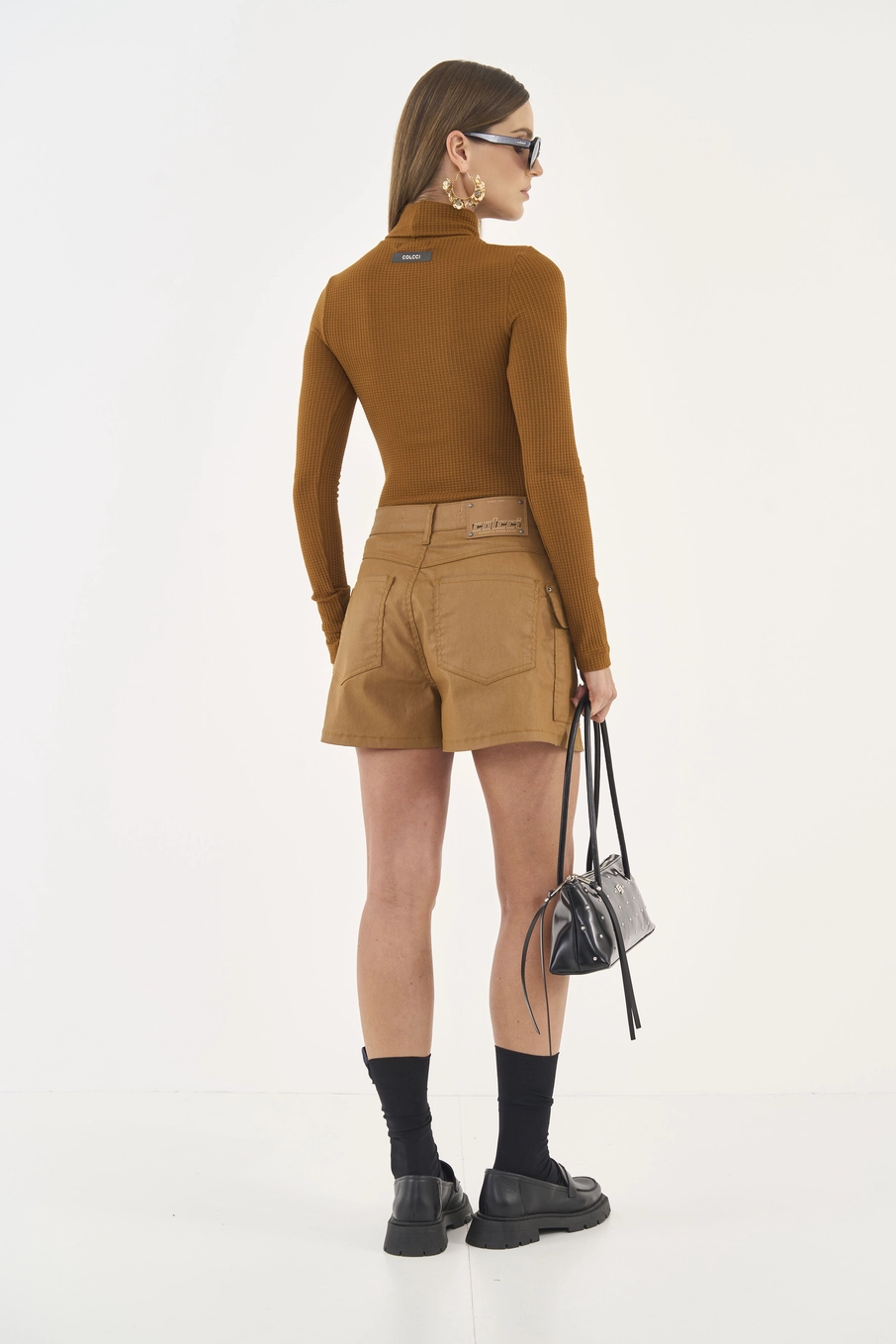 Short Saia Em Sarja Resinada Marrom