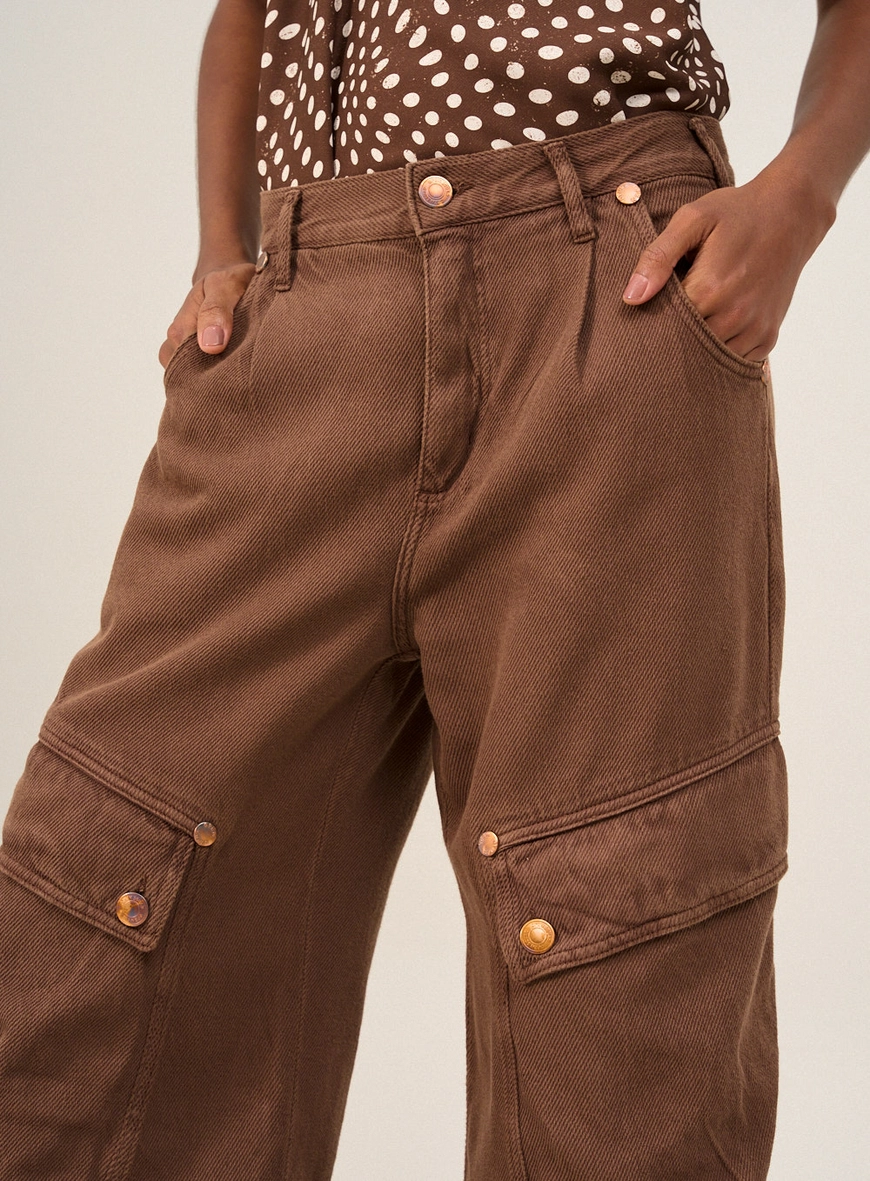 Calça Feminina Cargo Marrom 3
