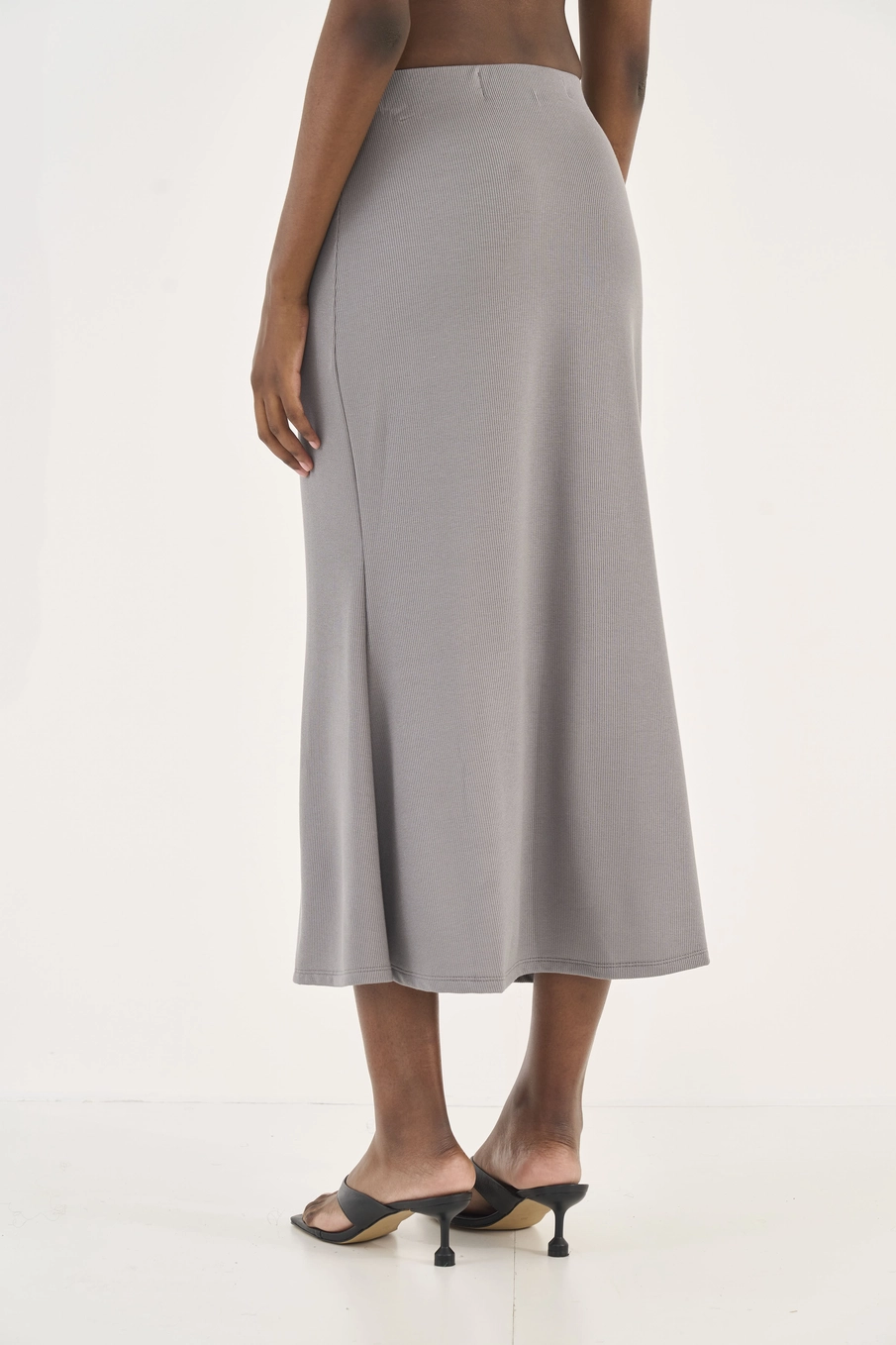 Saia Midi Canelada Comfy Cinza