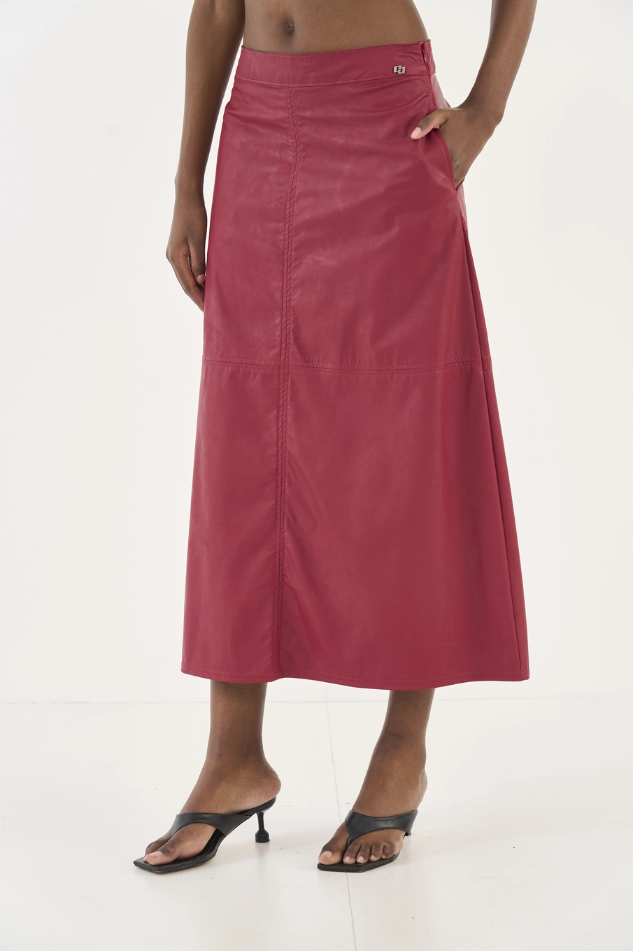 Saia Midi Em Pu Vermelho