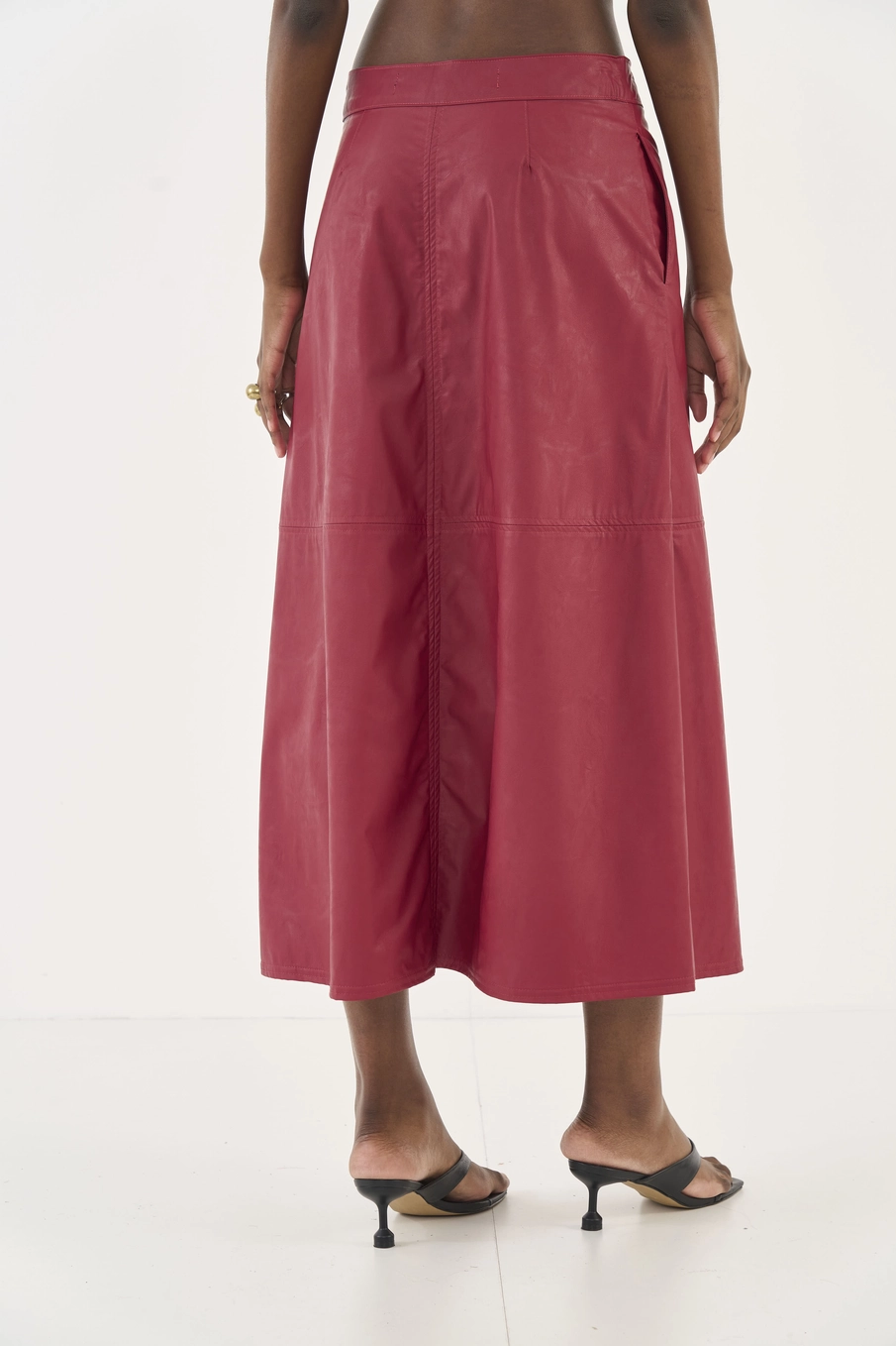 Saia Midi Em Pu Vermelho