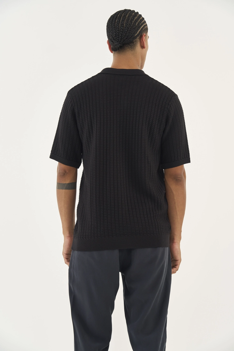 Polo Em Tricô Canelada Preto