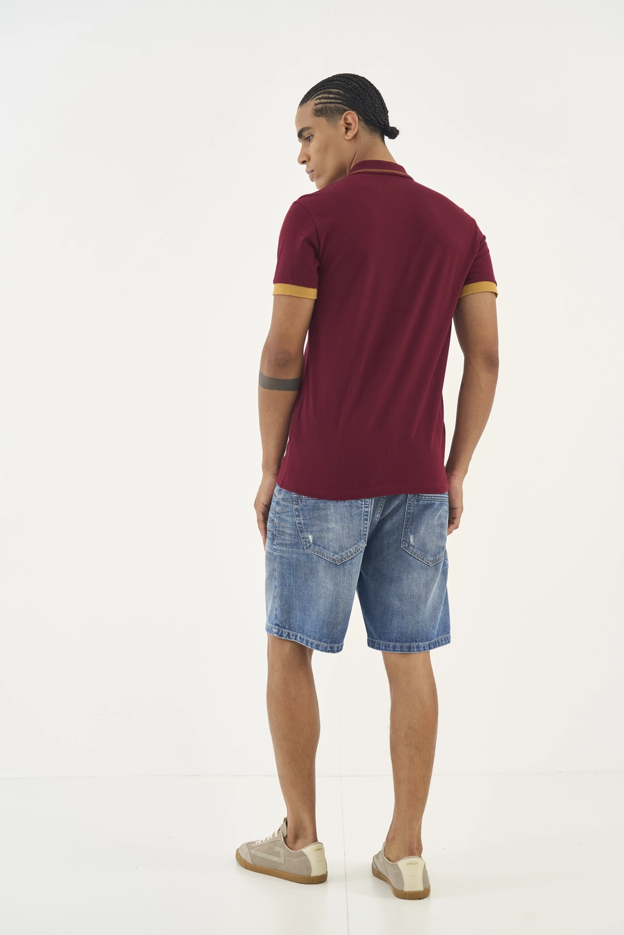 Polo Comfort Com Listra Na Manga Bordô