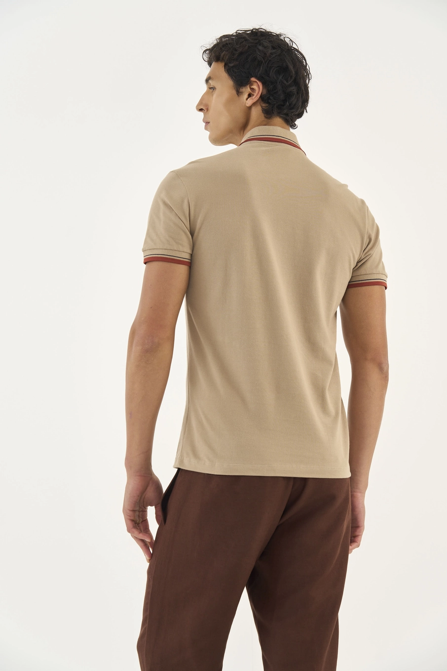 Polo Comfort Gola Com Listras Bege