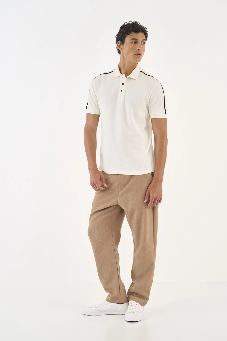 Polo Comfort Com Detalhe Em Listra
