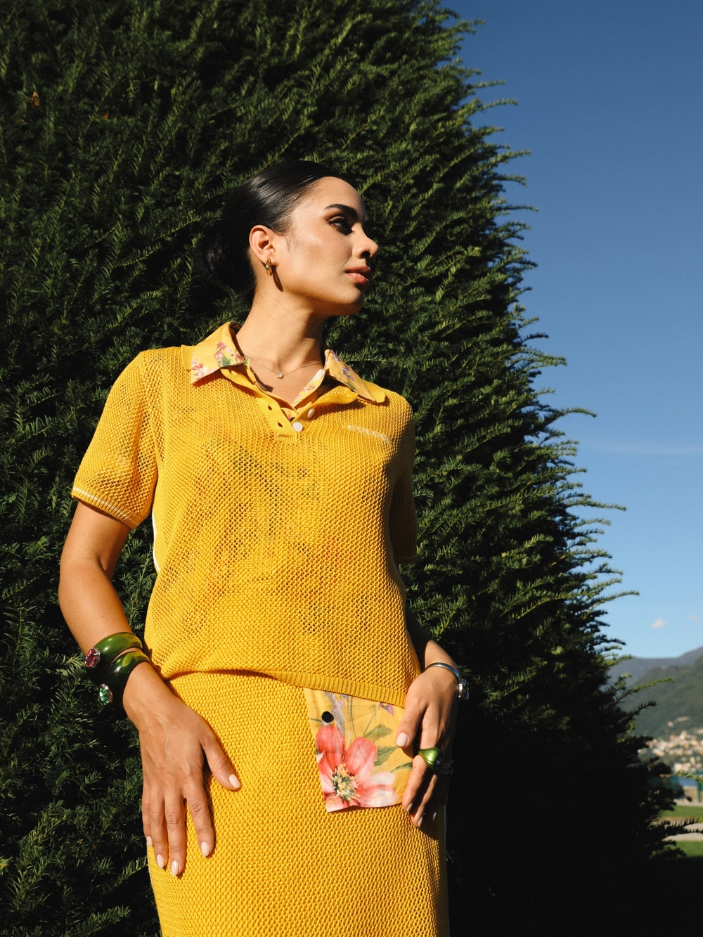 Polo Comfort Em Tricô Com Transparência Amarelo