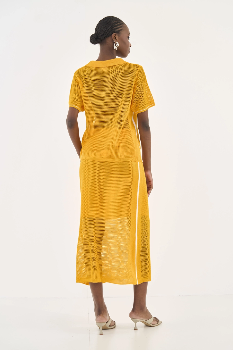 Polo Comfort Em Tricô Com Transparência Amarelo