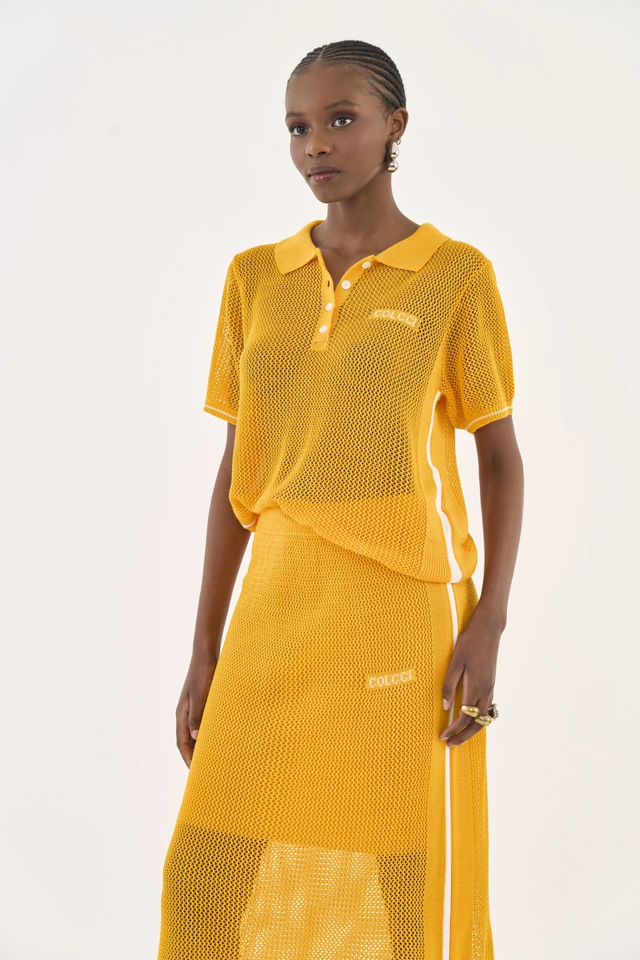 Polo Comfort Em Tricô Com Transparência Amarelo