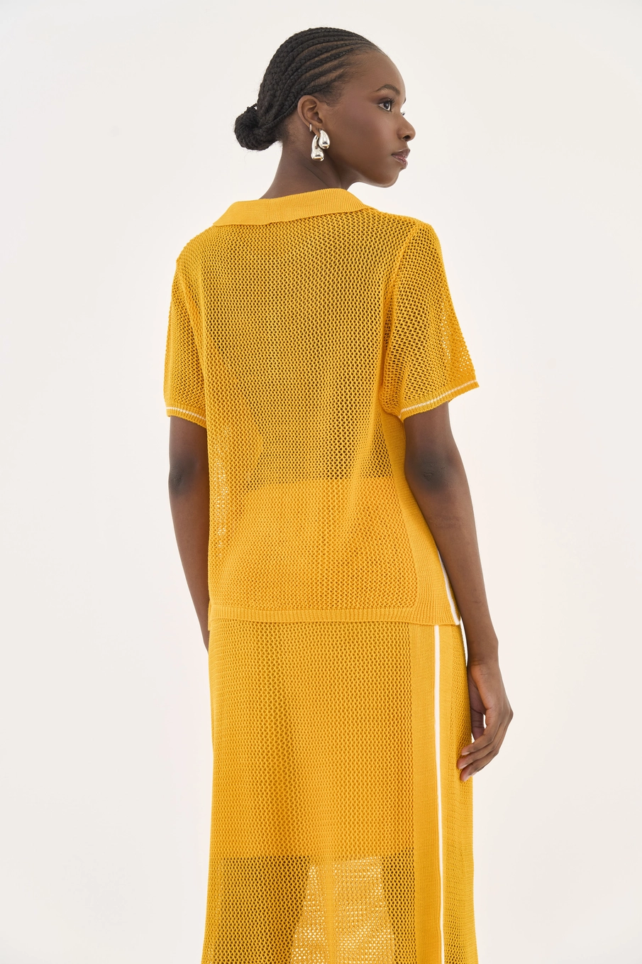 Polo Comfort Em Tricô Com Transparência Amarelo