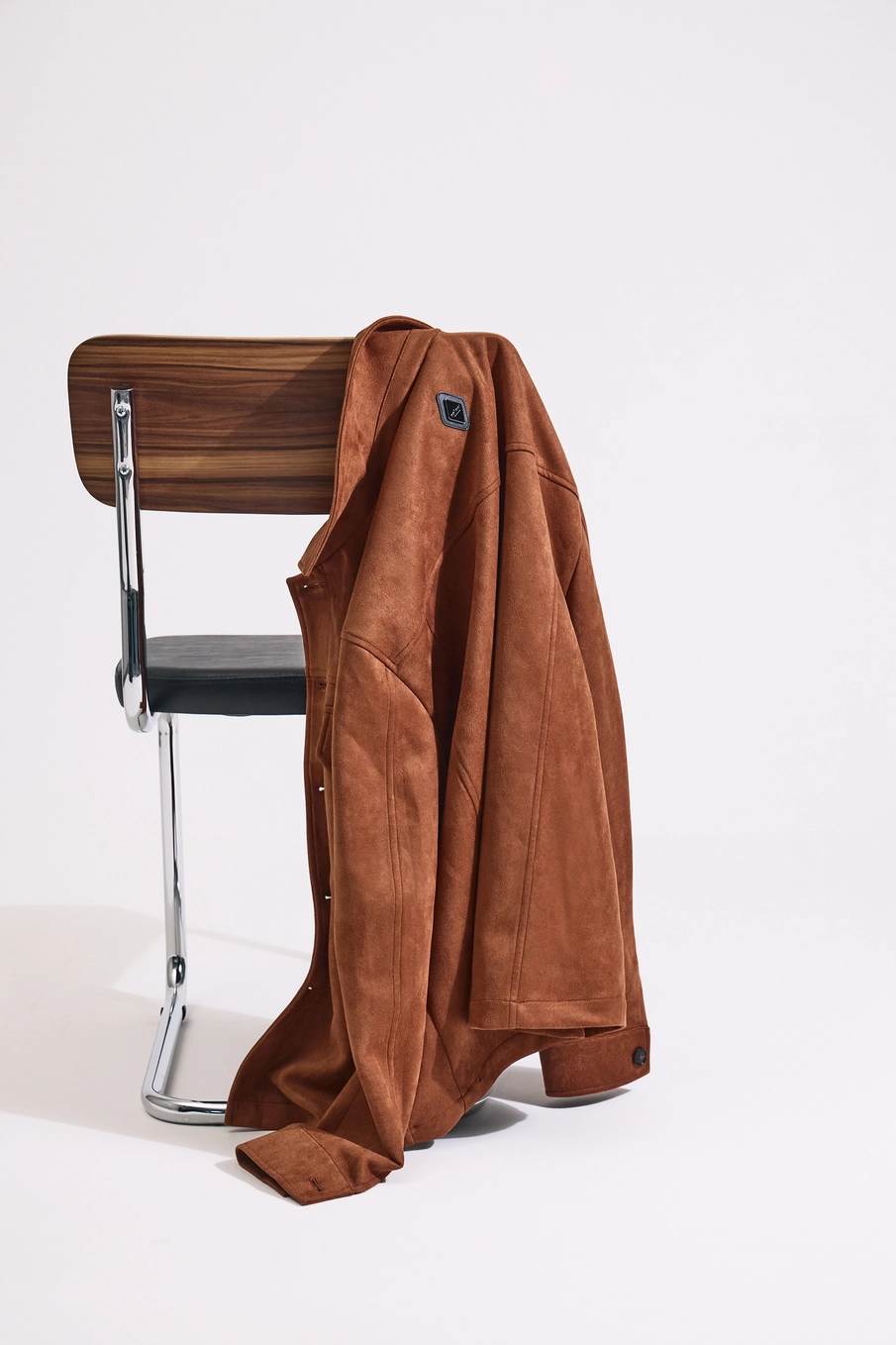 Camisa Em Suede Com Bolsos Frontais Marrom Zeus