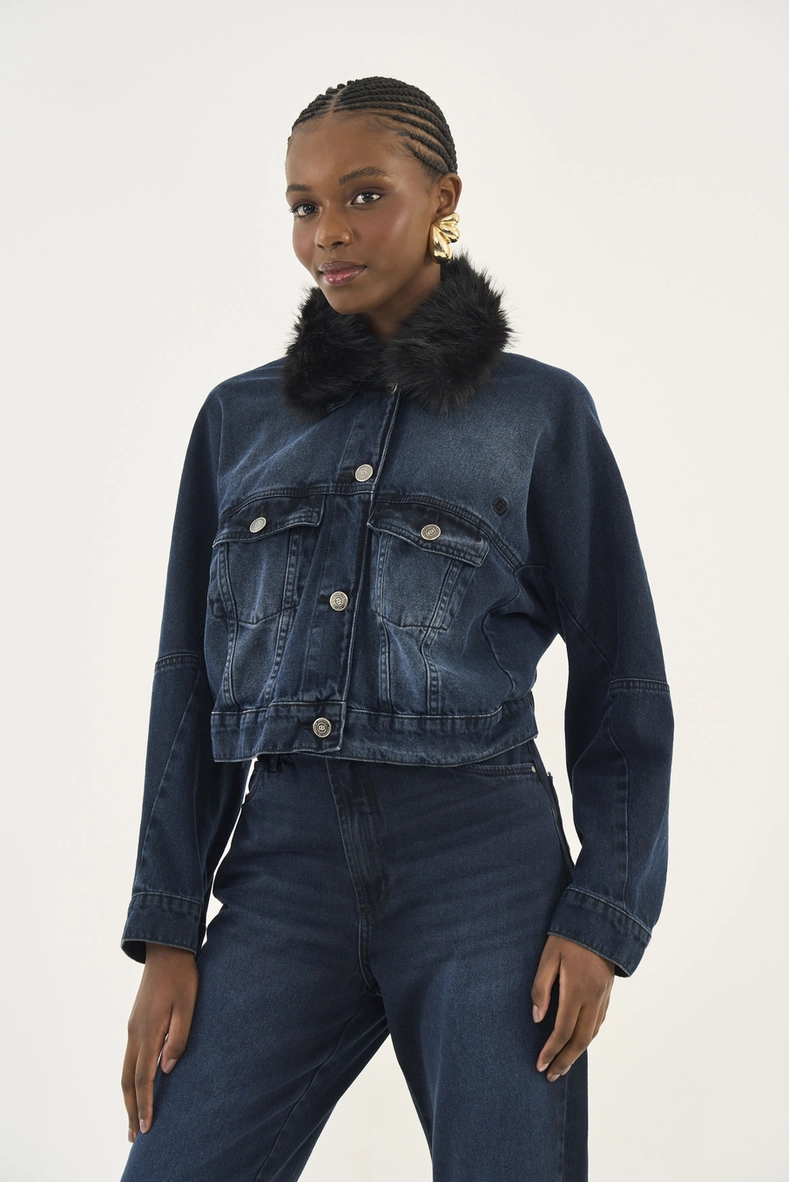 Jaqueta Jeans Com Gola De Pelo
