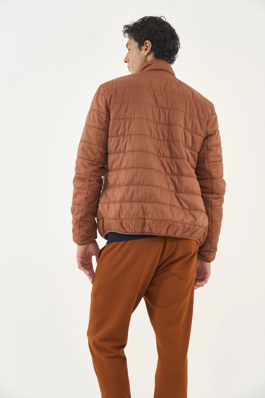 Jaqueta Puffer Gola Alta Marrom Zeus