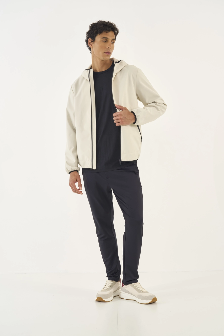 Jaqueta Bomber Com Repelente Leve - Colcci Tech Bege