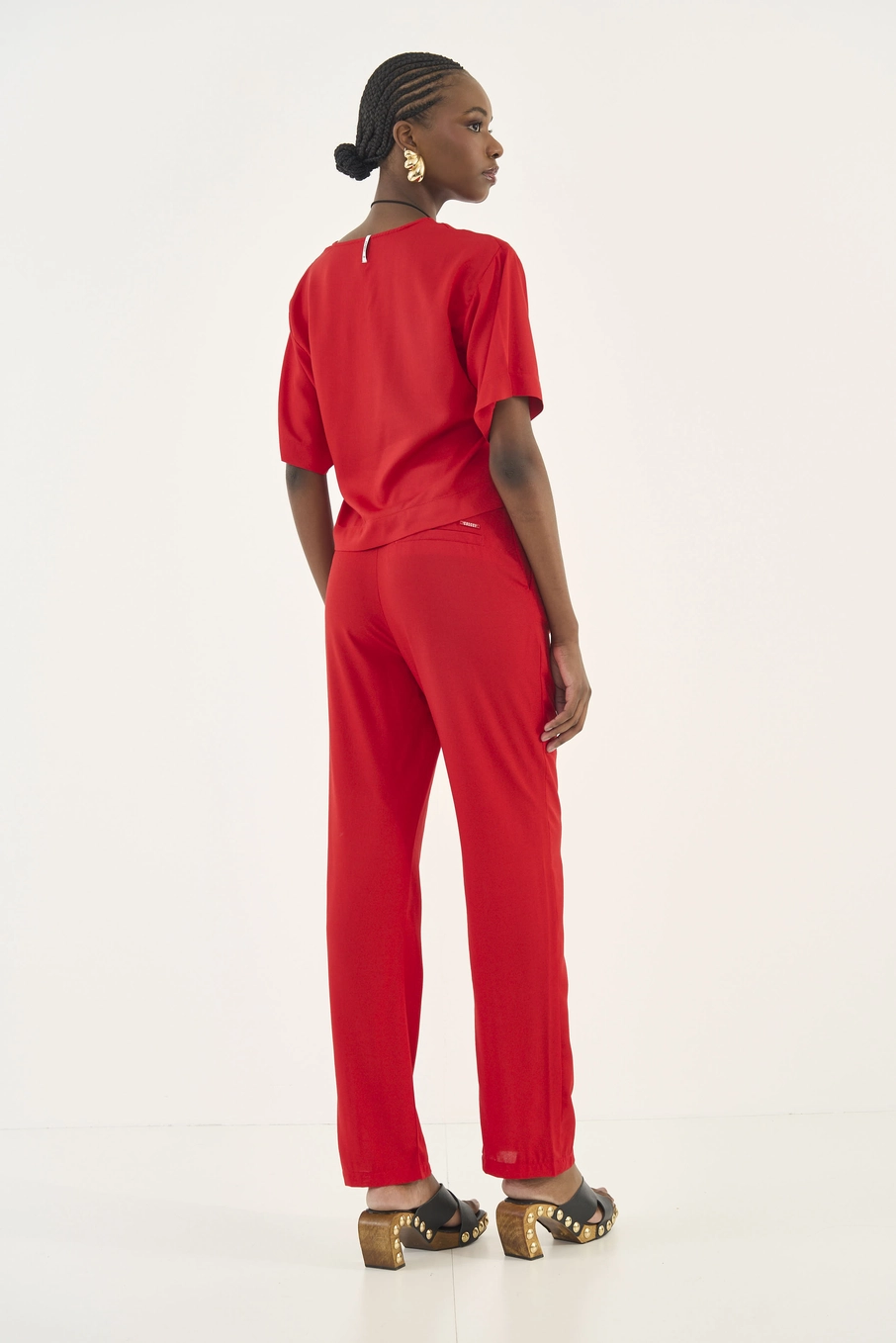 Camiseta Boy Decote V Vermelho