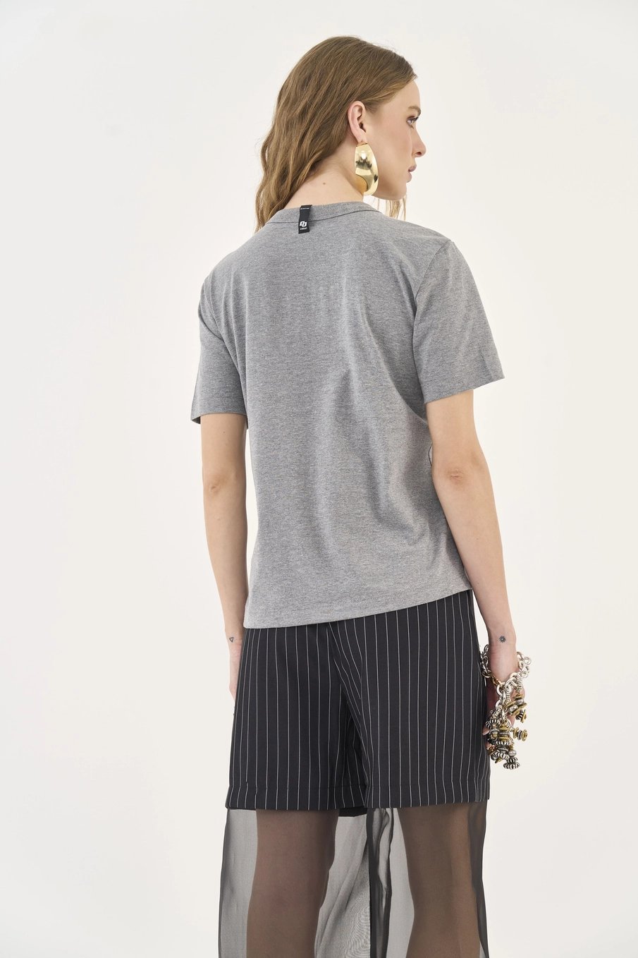 Camiseta Comfort Estampa Wild Cinza