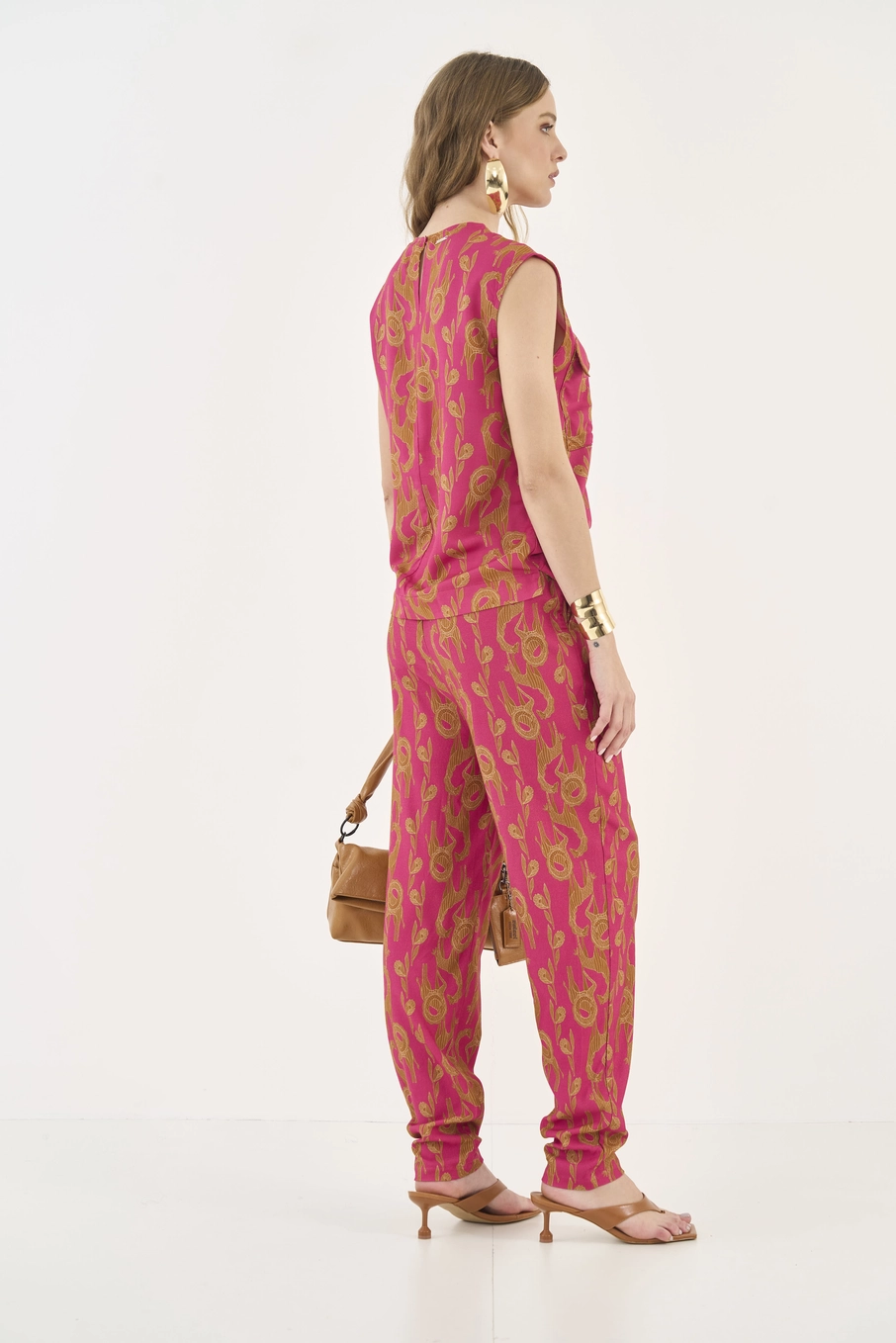Camiseta Estampada Reta Com Bolsos Frontais Estampados