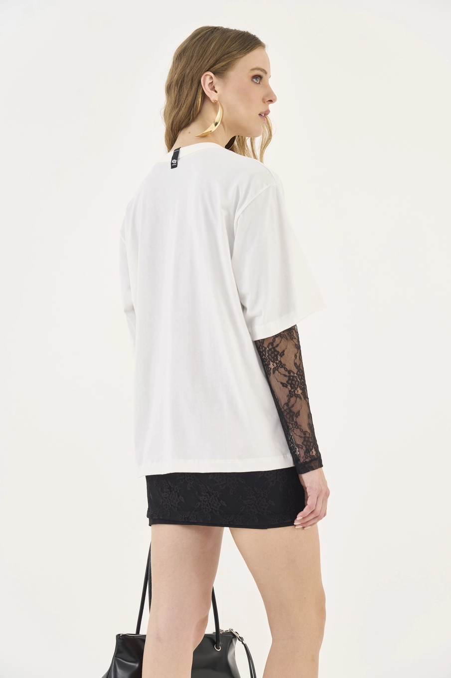 Camiseta Loose Com Estampa Off Shell