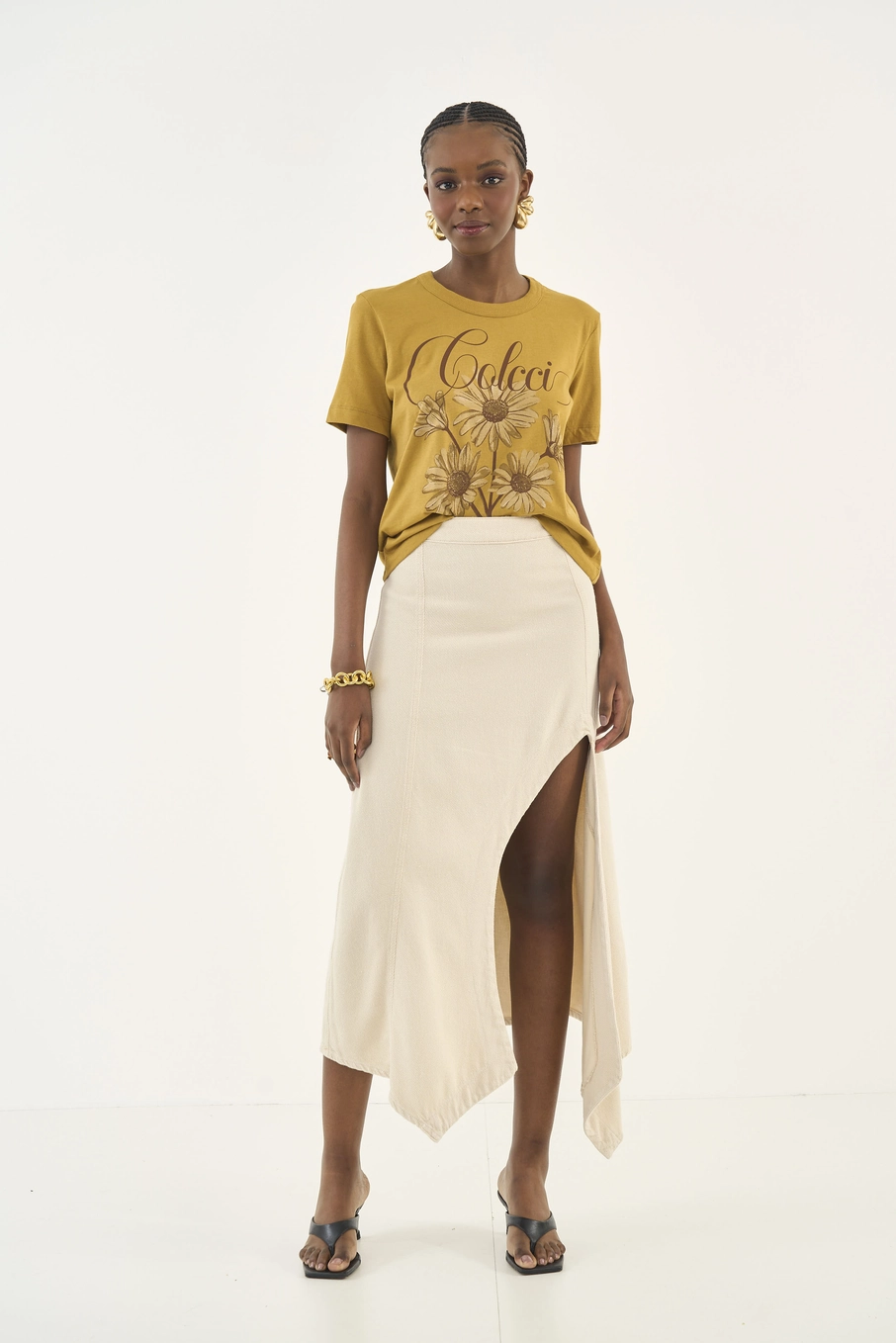 Camiseta Estampada Comfort Marrom Ebbela