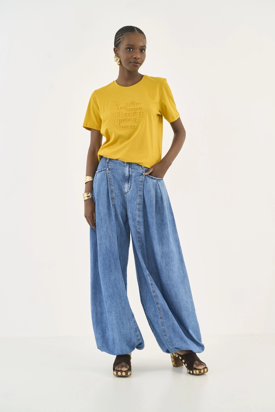 Camiseta Comfort Com Logo Em Alto Relevo Amarelo