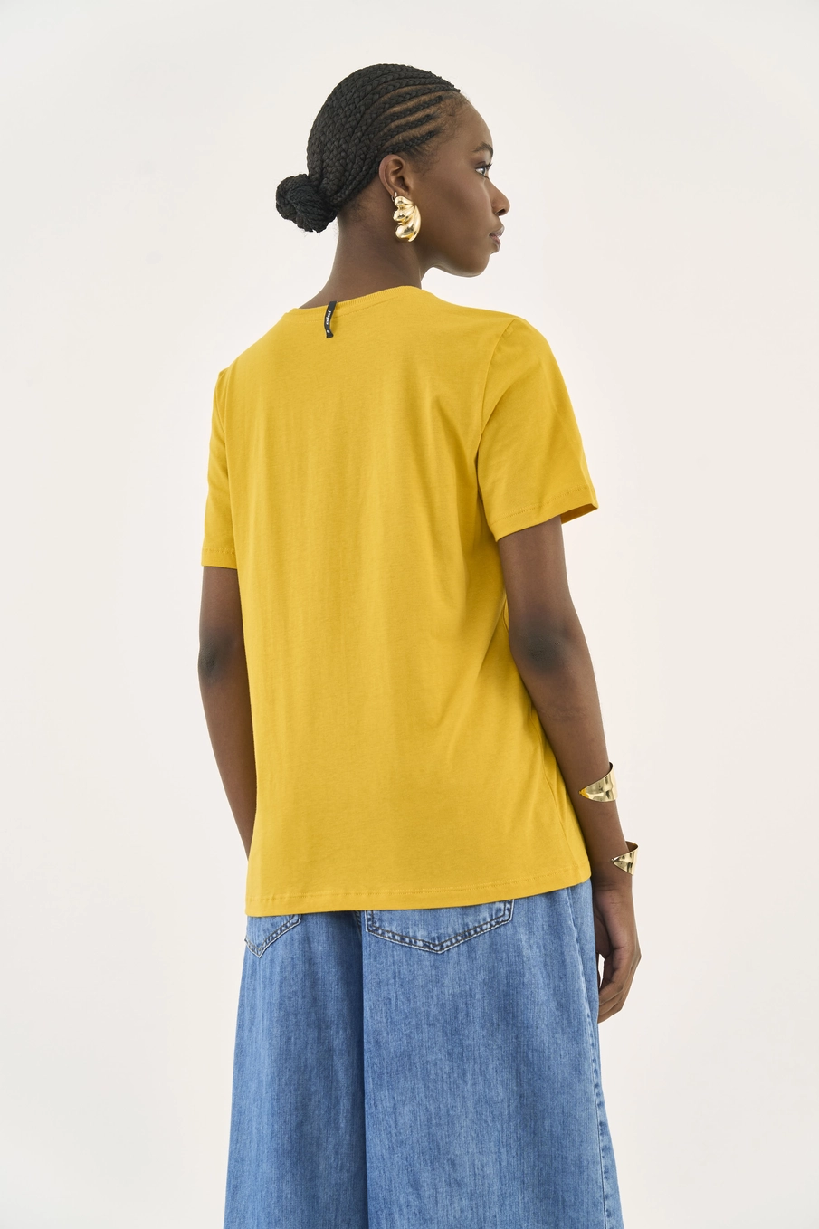 Camiseta Comfort Com Logo Em Alto Relevo Amarelo