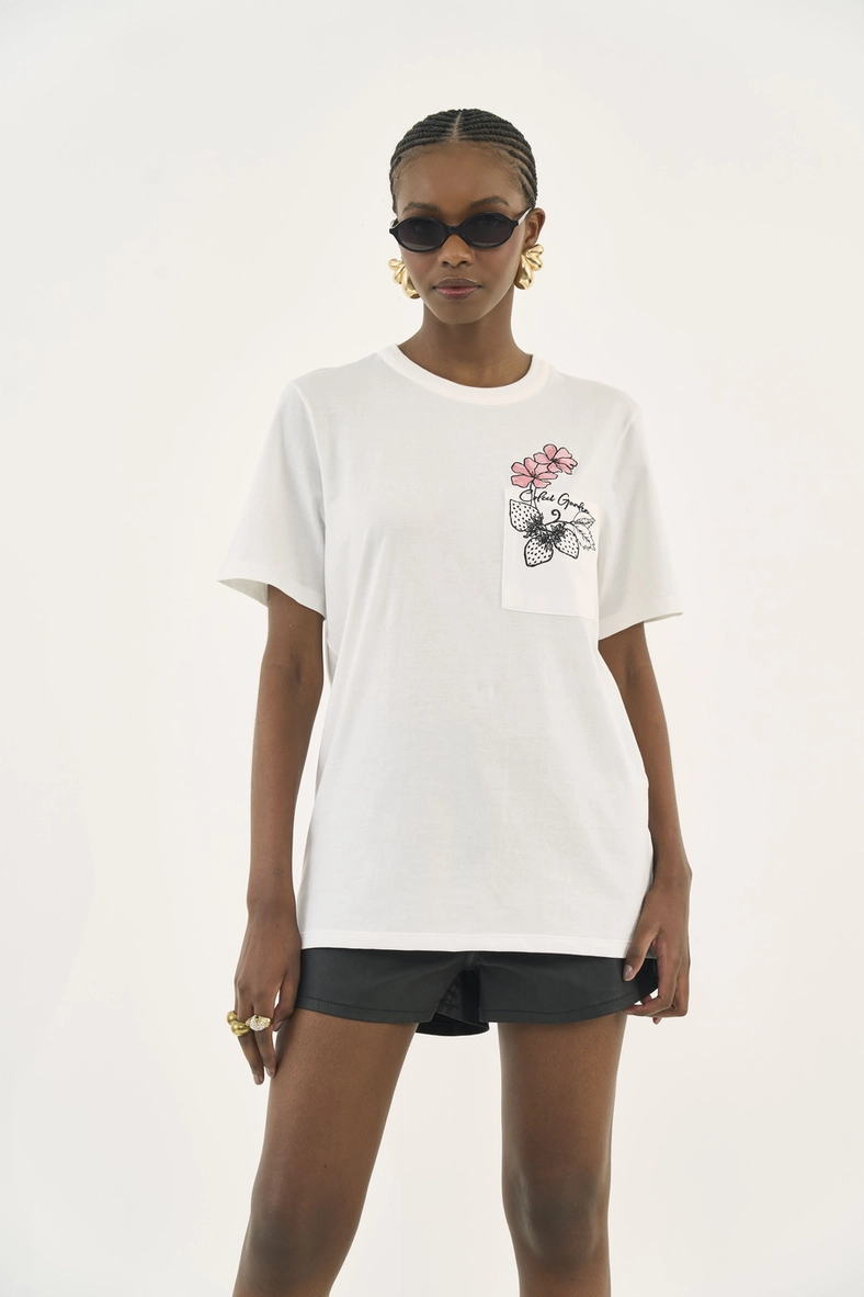 Camiseta Boy Com Bordado