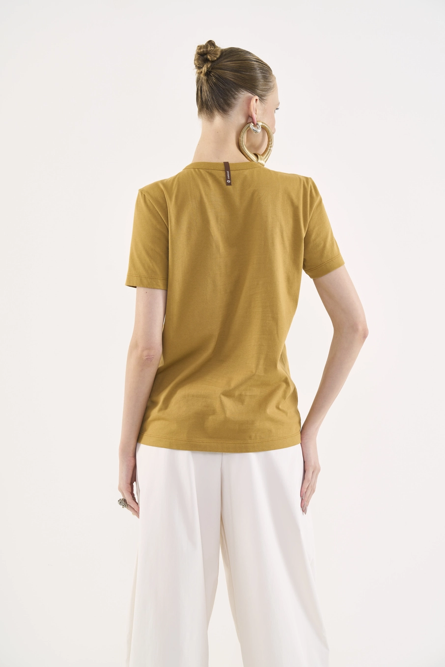 Camiseta Comfy Com Aplicação De Logo Marrom Ebbela