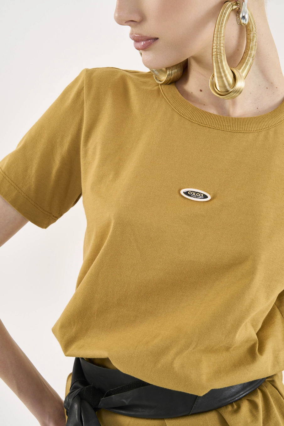 Camiseta Comfy Com Aplicação De Logo Marrom Ebbela
