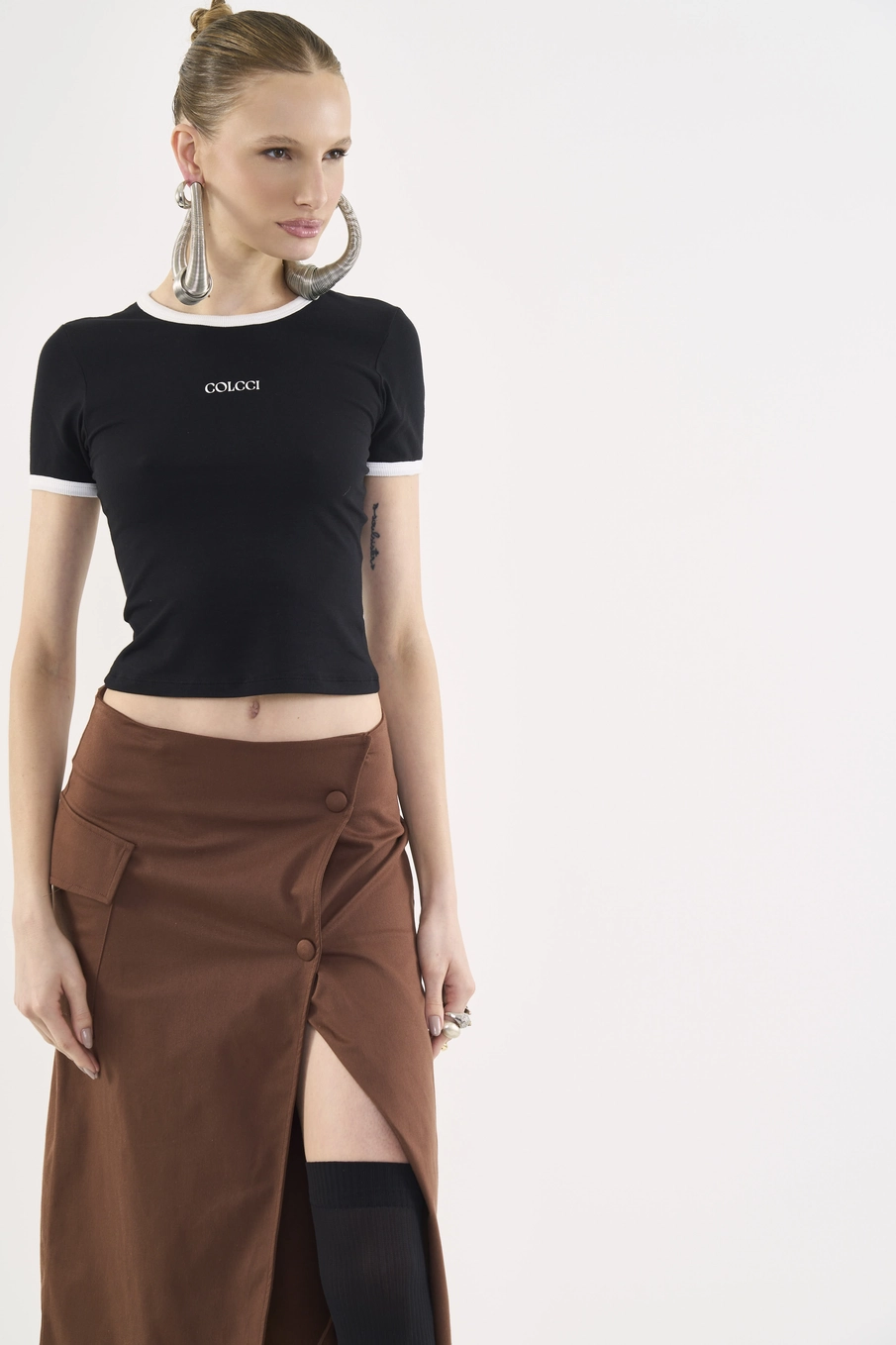 Camiseta Slim Com Logo Minimalista Preto