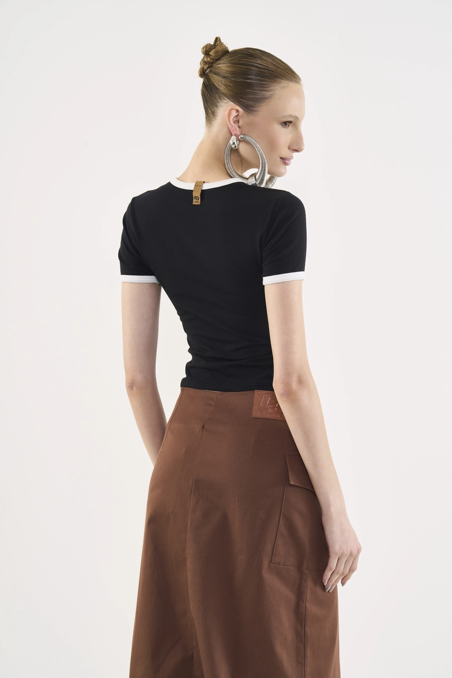 Camiseta Slim Com Logo Minimalista Preto