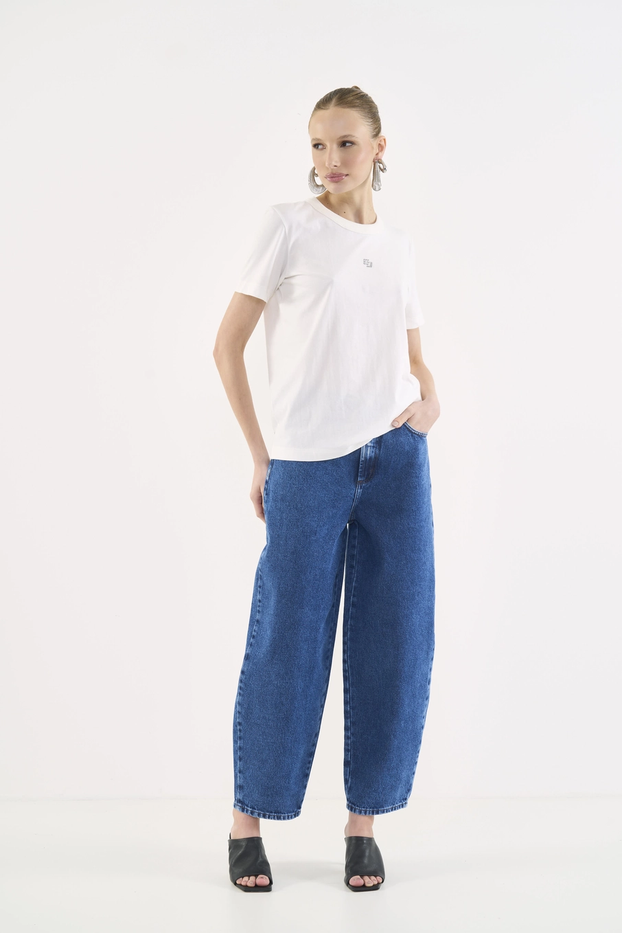 Camiseta Feminina Comfort Com Logo Off Shell