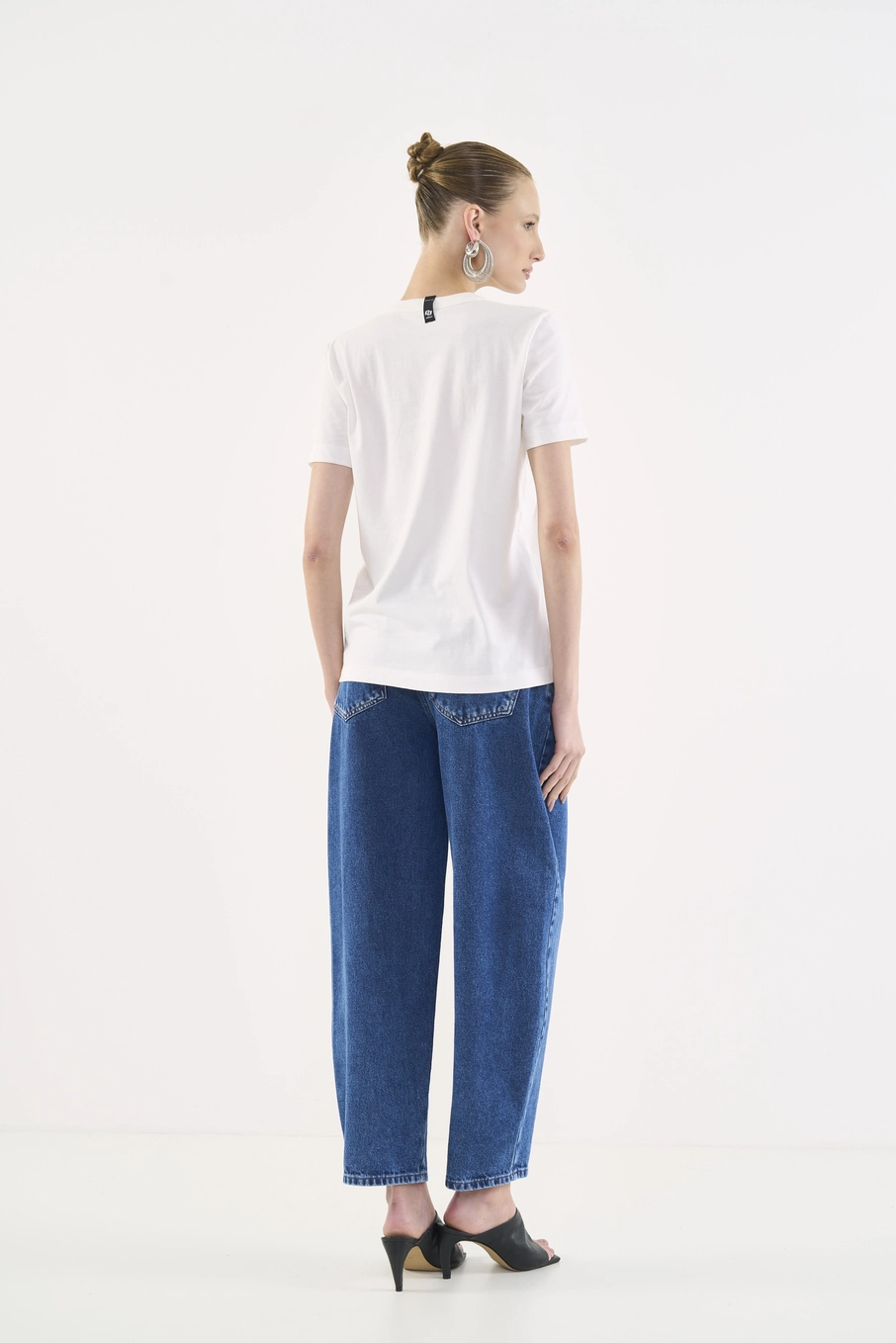 Camiseta Feminina Comfort Com Logo Off Shell
