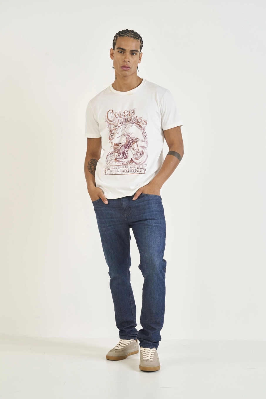 Camiseta Slim Com Estampa Frontal Off Shell